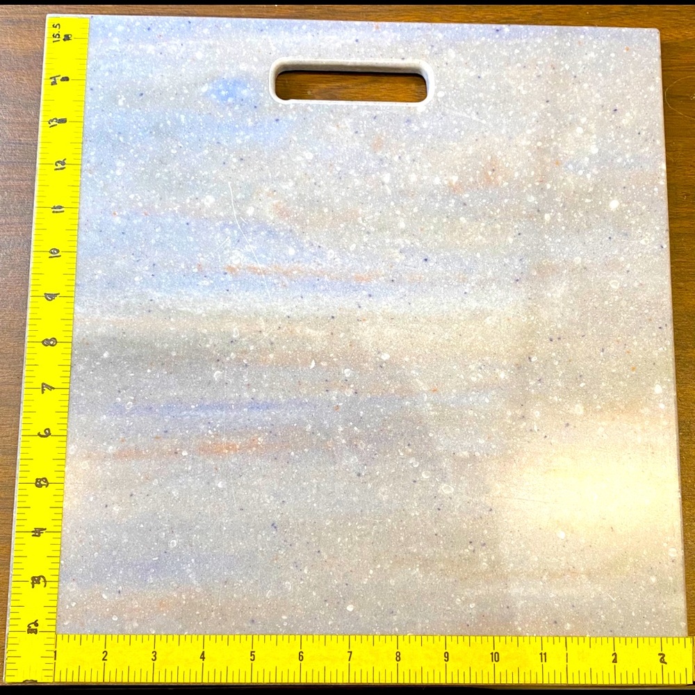 Quartz cutting board NEVR USED